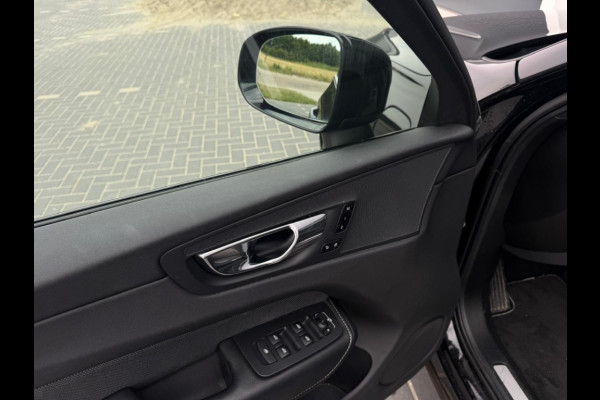 Volvo XC60 2.0 T6 AWD R-Design M22 FULL PANO NAVI CLIMATE PDC SPORTVELGEN