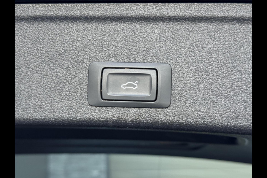 Audi A4 Avant 35 TFSI S-line Automaat | Panoramadak | Leer/alcantara bekleding | Elektrisch verstelbare bestuurdersstoel | LED verlichti