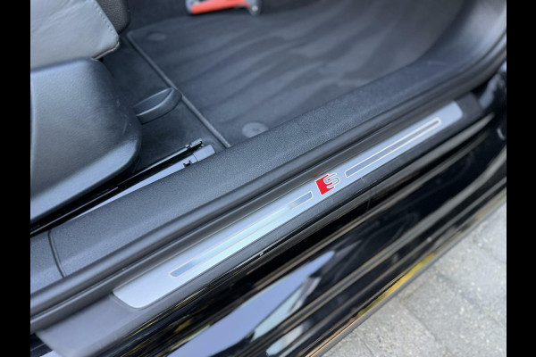 Audi A4 Avant 35 TFSI S-line Automaat | Panoramadak | Leer/alcantara bekleding | Elektrisch verstelbare bestuurdersstoel | LED verlichti