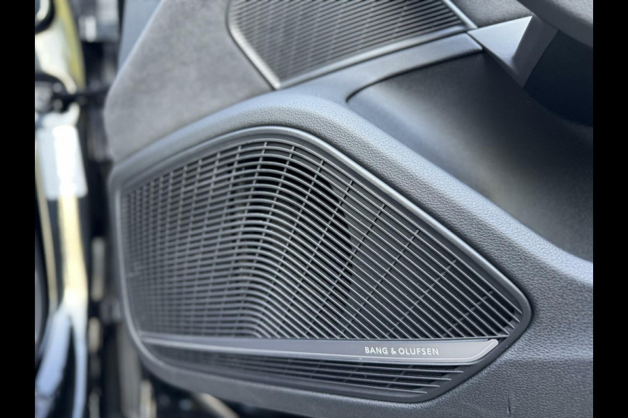 Audi A4 Avant 35 TFSI S-line Automaat | Panoramadak | Leer/alcantara bekleding | Elektrisch verstelbare bestuurdersstoel | LED verlichti
