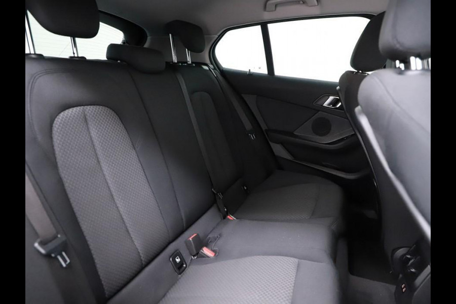 BMW 1-serie 118i Sport Black Edition Navi Cruise CarPlay NAP