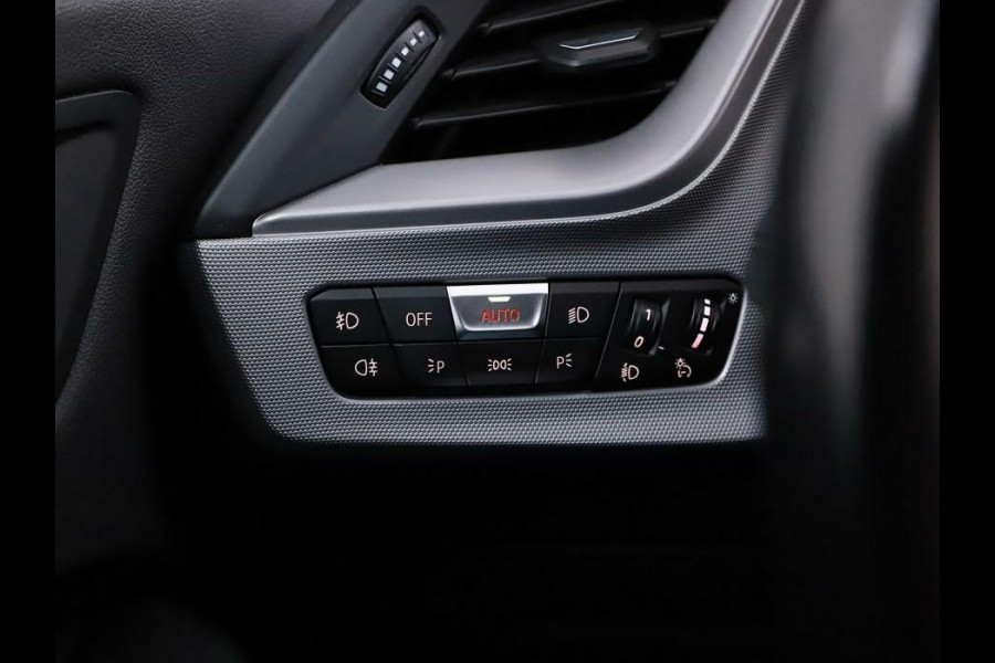 BMW 1-serie 118i Sport Black Edition Navi Cruise CarPlay NAP