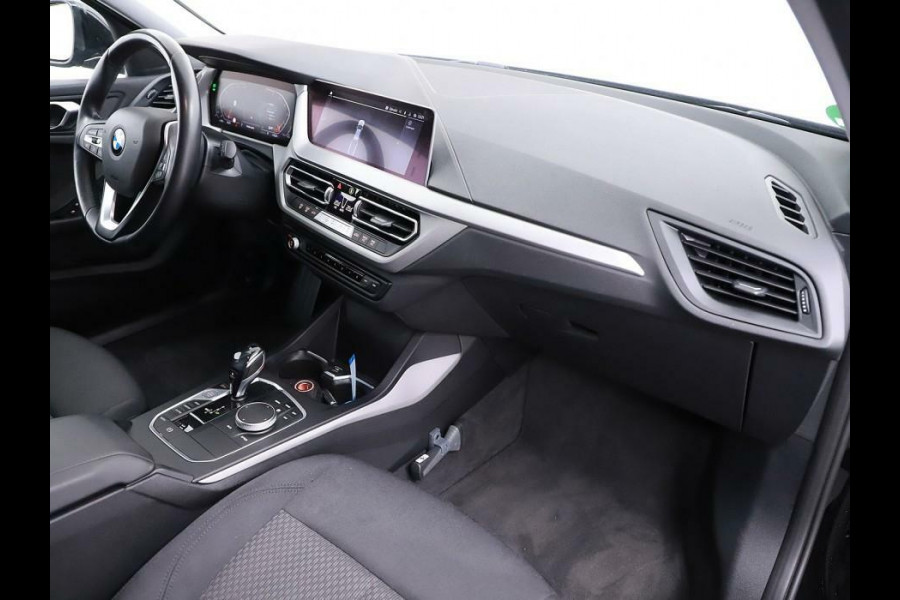 BMW 1-serie 118i Sport Black Edition Navi Cruise CarPlay NAP