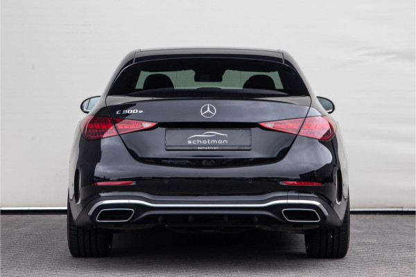 Mercedes-Benz C-Klasse 300 e AMG Line, Distronic, Trekhaak, Hybrid 2024