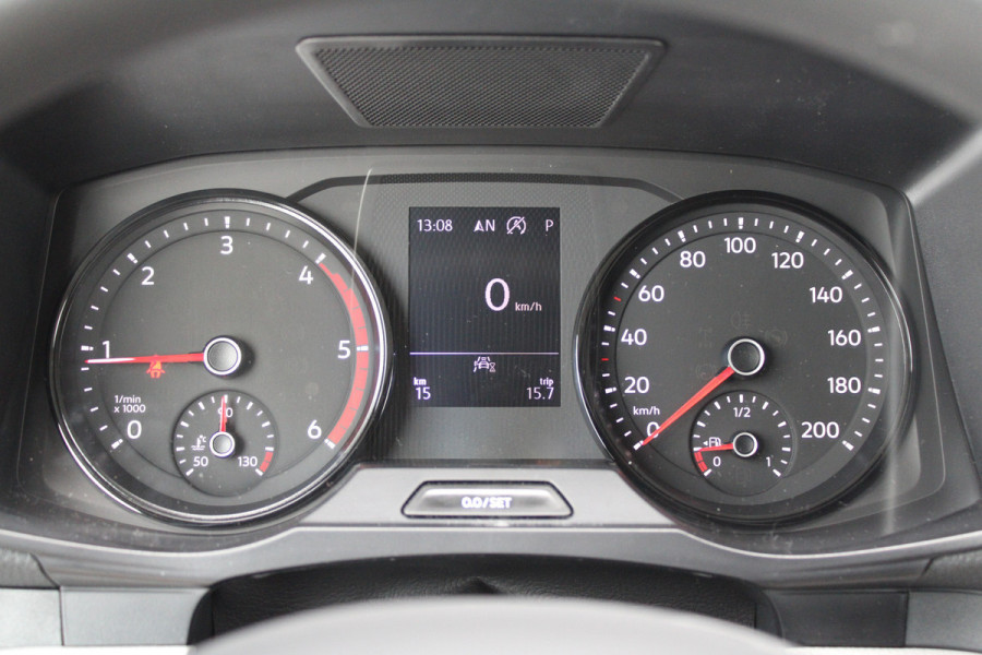 Volkswagen Crafter 35 2.0 TDI L3H3 177pk - LED koplampen - Navigatie - Geveerde stoel - Cruise - Camera - DAB - Parkeersensoren - Rijklaar