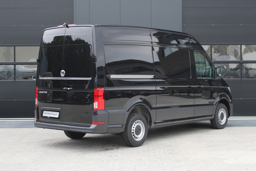 Volkswagen Crafter 35 2.0 TDI L3H3 177pk - LED koplampen - Navigatie - Geveerde stoel - Cruise - Camera - DAB - Parkeersensoren - Rijklaar