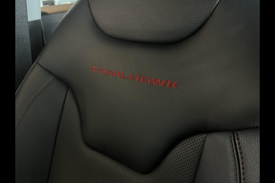 Jeep Compass 4xe 240 Plug-in Hybrid Electric Trailhawk | Apple Carplay | Lederen bekleding | Meer foto's volgen