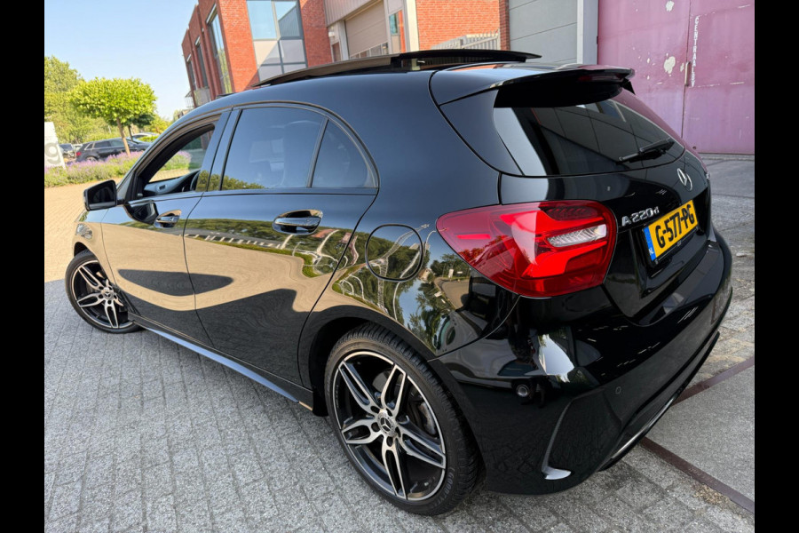 Mercedes-Benz A-Klasse 220 D 4MATIC AMG 4X4 LEDER PANO CAM FACE+ LUXE