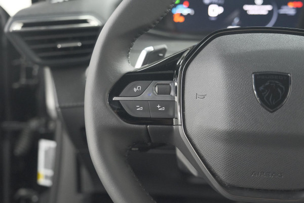 Peugeot 2008 Hybrid 136 e-DCS6 Allure | 360 Camera | Adaptieve Cruise Control | Dodehoekdetectie | Navigatie