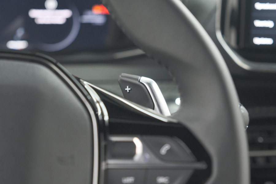 Peugeot 2008 Hybrid 136 e-DCS6 Allure | 360 Camera | Adaptieve Cruise Control | Dodehoekdetectie | Navigatie