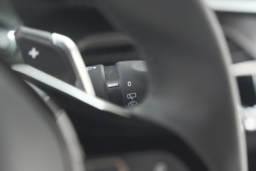 Peugeot 2008 Hybrid 136 e-DCS6 Allure | 360 Camera | Adaptieve Cruise Control | Dodehoekdetectie | Navigatie