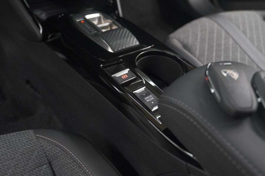 Peugeot 2008 Hybrid 136 e-DCS6 Allure | 360 Camera | Adaptieve Cruise Control | Dodehoekdetectie | Navigatie