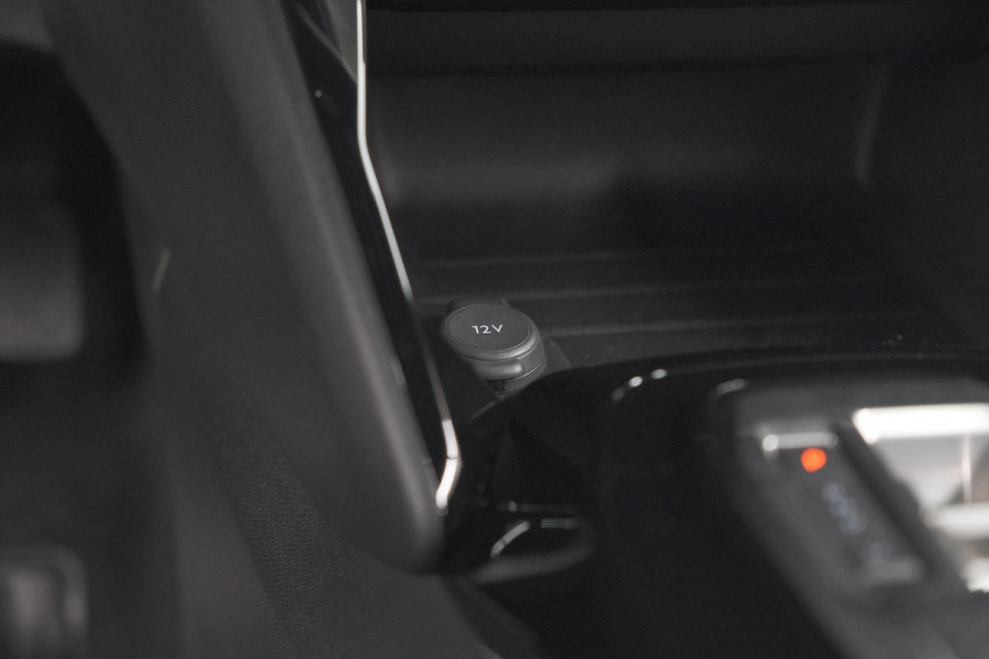 Peugeot 2008 Hybrid 136 e-DCS6 Allure | 360 Camera | Adaptieve Cruise Control | Dodehoekdetectie | Navigatie