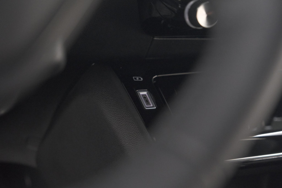 Peugeot 2008 Hybrid 136 e-DCS6 Allure | 360 Camera | Adaptieve Cruise Control | Dodehoekdetectie | Navigatie