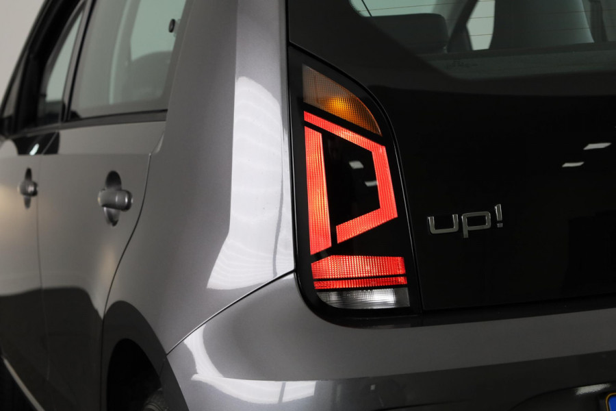 Volkswagen up! 1.0 65 pk | Verlengde garantie | Navigatie via App | Autom. airco | Cruise control | Parkeersensoren achter | Achteruitrijcamera |