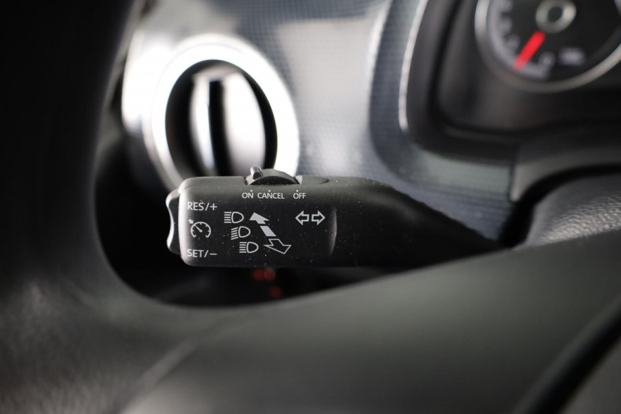 Volkswagen up! 1.0 65 pk | Verlengde garantie | Navigatie via App | Autom. airco | Cruise control | Parkeersensoren achter | Achteruitrijcamera |