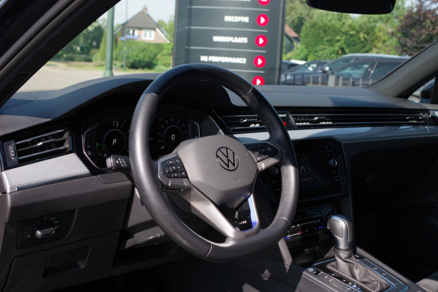 Volkswagen Passat Variant 1.4 TSI PHEV GTE 218 PK Business PHEV, Winterpakket, Trekhaak, Adap. Cruise Control.