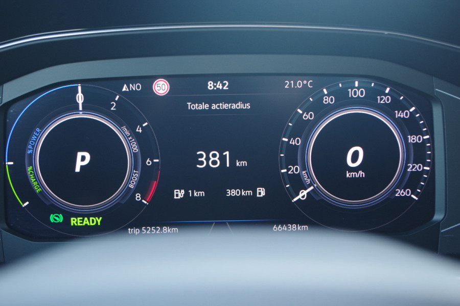 Volkswagen Passat Variant 1.4 TSI PHEV GTE 218 PK Business PHEV, Winterpakket, Trekhaak, Adap. Cruise Control.