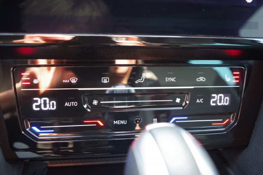 Volkswagen Passat Variant 1.4 TSI PHEV GTE 218 PK Business PHEV, Winterpakket, Trekhaak, Adap. Cruise Control.