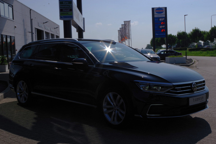 Volkswagen Passat Variant 1.4 TSI PHEV GTE 218 PK Business PHEV, Winterpakket, Trekhaak, Adap. Cruise Control.