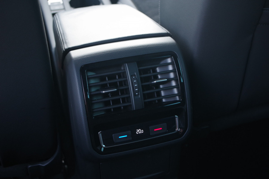 Volkswagen Passat Variant 1.4 TSI PHEV GTE 218 PK Business PHEV, Winterpakket, Trekhaak, Adap. Cruise Control.
