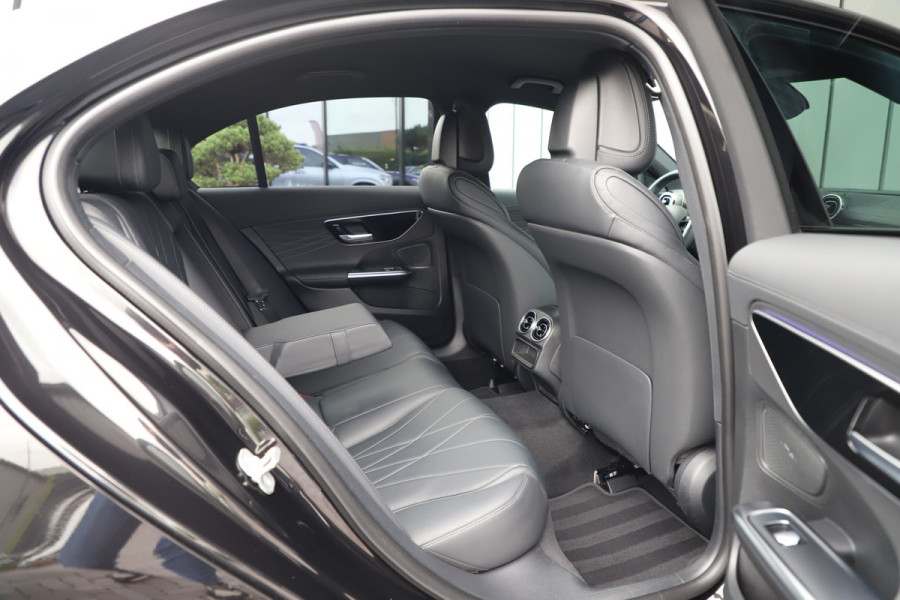 Mercedes-Benz C-Klasse 300e AMG | 313PK | Keyles-go | Memory | Digital-light | Sfeerverlichting | Distronic | Stoelverw. | Stuurwielverw. | Standkachel