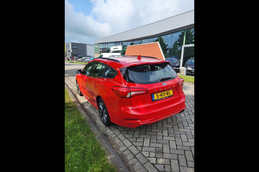 Ford FOCUS Wagon 1.5 EcoBoost 182 PK ST Line Business | LED | Winterpack | BLIS | Adaptieve Cruise Control | Camera | Electrische achterklep | Headup Display | DAB | Leder/Stof | 50DKM!