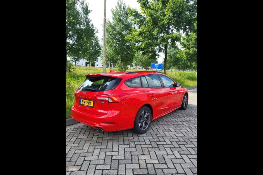 Ford FOCUS Wagon 1.5 EcoBoost 182 PK ST Line Business | LED | Winterpack | BLIS | Adaptieve Cruise Control | Camera | Electrische achterklep | Headup Display | DAB | Leder/Stof | 50DKM!