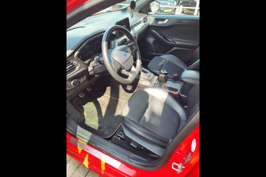 Ford FOCUS Wagon 1.5 EcoBoost 182 PK ST Line Business | LED | Winterpack | BLIS | Adaptieve Cruise Control | Camera | Electrische achterklep | Headup Display | DAB | Leder/Stof | 50DKM!