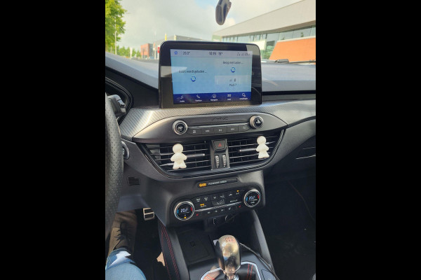 Ford FOCUS Wagon 1.5 EcoBoost 182 PK ST Line Business | LED | Winterpack | BLIS | Adaptieve Cruise Control | Camera | Electrische achterklep | Headup Display | DAB | Leder/Stof | 50DKM!