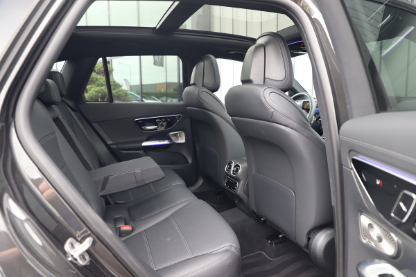 Mercedes-Benz GLC 300e AMG 4-Matic | 313PK | Achterasbesturing | Luchtvering | Head-up | Massage | Keyles-go | Pano | Burmester | ACC | Digital-li