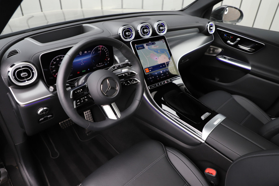 Mercedes-Benz GLC 300e AMG 4-Matic | 313PK | Achterasbesturing | Luchtvering | Head-up | Massage | Keyles-go | Pano | Burmester | ACC | Digital-li