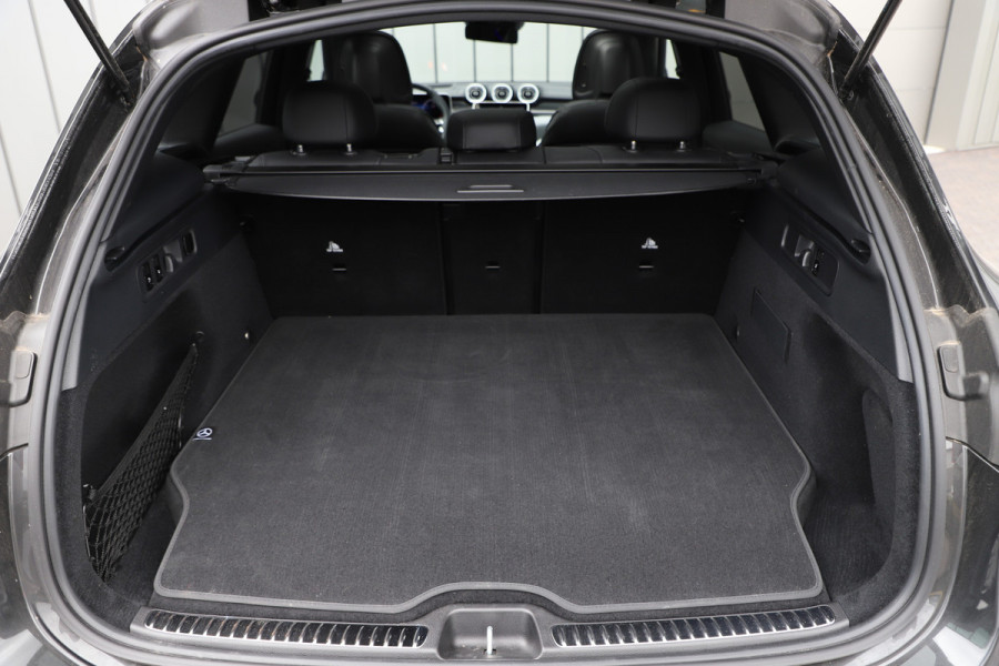Mercedes-Benz GLC 300e AMG 4-Matic | 313PK | Achterasbesturing | Luchtvering | Head-up | Massage | Keyles-go | Pano | Burmester | ACC | Digital-li