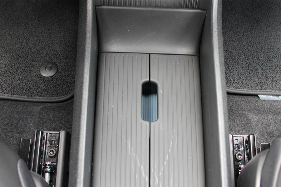 Volvo EX30 428PK Automaat Twin Performance Ultra 360 graden camera / panorama dak / elektrisch verstelbare bestuurdersstoel / 19" lichtmetalen velgen