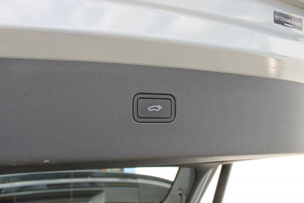 Volvo EX30 428PK Automaat Twin Performance Ultra 360 graden camera / panorama dak / elektrisch verstelbare bestuurdersstoel / 19" lichtmetalen velgen