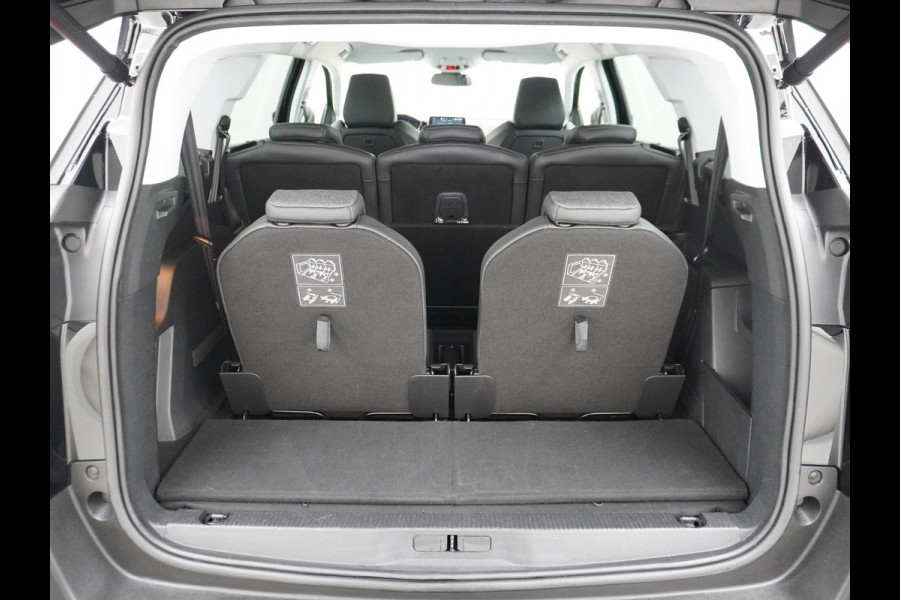 Peugeot 5008 T131PK AUT-8 7-Pers. Elektr.St. Apple Android Carplay Navi 360-Camera Trekhaak DAB+ MirrorScreen Park-Assist 19"LM Connected-Ser Virtual Cockpit (Digidash) Pack City 1+2 Privacy Glas Origineel Nederlandse auto, Dealeronderhouden € 42.000 nieuw EURO 6