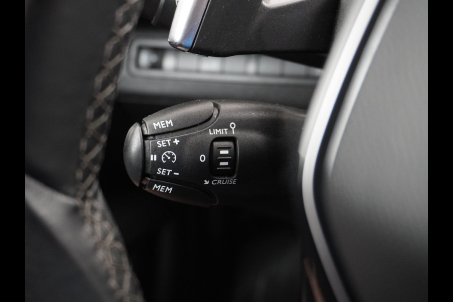 Peugeot 5008 T131PK AUT-8 7-Pers. Elektr.St. Apple Android Carplay Navi 360-Camera Trekhaak DAB+ MirrorScreen Park-Assist 19"LM Connected-Ser Virtual Cockpit (Digidash) Pack City 1+2 Privacy Glas Origineel Nederlandse auto, Dealeronderhouden € 42.000 nieuw EURO 6
