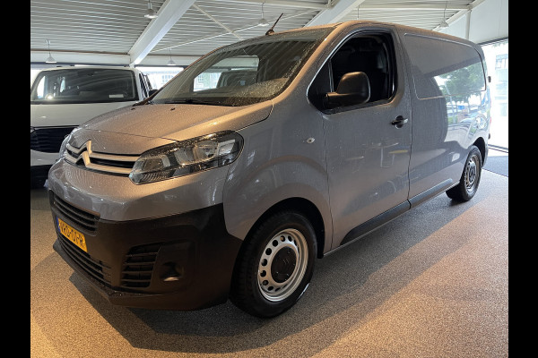 Citroën Jumpy 1.5 BlueHDI 120pk M Club L2H1 / vaste prijs rijklaar € 16.950 ex btw / lease vanaf € 285 / airco / cruise control / bijrijdersbank / grijs metallic / navigatie / euro 6 / bpm vrij