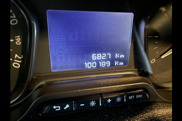 Citroën Jumpy 1.5 BlueHDI 120pk M Club L2H1 / vaste prijs rijklaar € 16.950 ex btw / lease vanaf € 285 / airco / cruise control / bijrijdersbank / grijs metallic / navigatie / euro 6 / bpm vrij