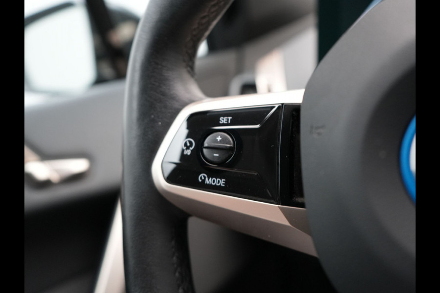 BMW iX xDrive40 High Executive 77 kWh INCL BTW | Trekhaak af Fabriek | Panodak | Lederen Comfortzetels Massage & Memory | 360 Camera | Head Up | Widescreen | 22"L.M | Harman Kardon |
