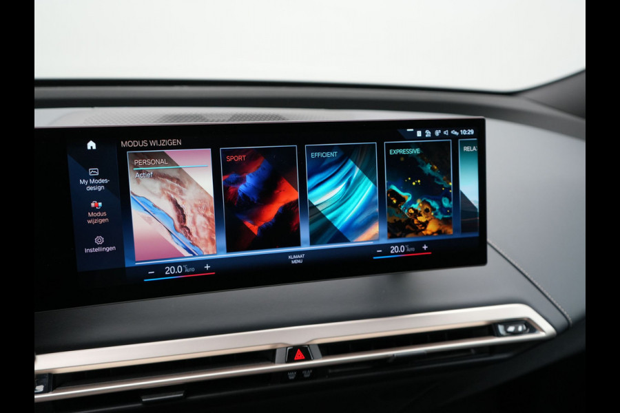 BMW iX xDrive40 High Executive 77 kWh INCL BTW | Trekhaak af Fabriek | Panodak | Lederen Comfortzetels Massage & Memory | 360 Camera | Head Up | Widescreen | 22"L.M | Harman Kardon |