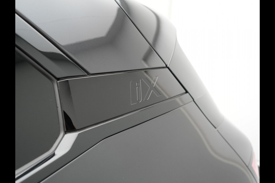 BMW iX xDrive40 High Executive 77 kWh INCL BTW | Trekhaak af Fabriek | Panodak | Lederen Comfortzetels Massage & Memory | 360 Camera | Head Up | Widescreen | 22"L.M | Harman Kardon |