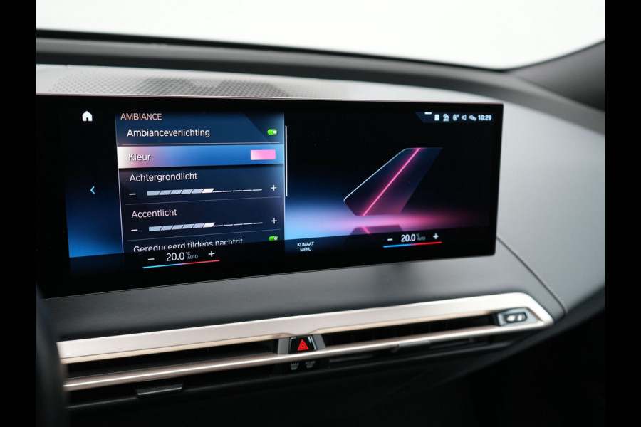 BMW iX xDrive40 High Executive 77 kWh INCL BTW | Trekhaak af Fabriek | Panodak | Lederen Comfortzetels Massage & Memory | 360 Camera | Head Up | Widescreen | 22"L.M | Harman Kardon |