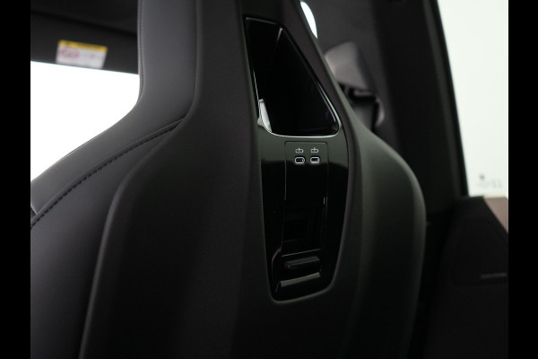 BMW iX xDrive40 High Executive 77 kWh INCL BTW | Trekhaak af Fabriek | Panodak | Lederen Comfortzetels Massage & Memory | 360 Camera | Head Up | Widescreen | 22"L.M | Harman Kardon |