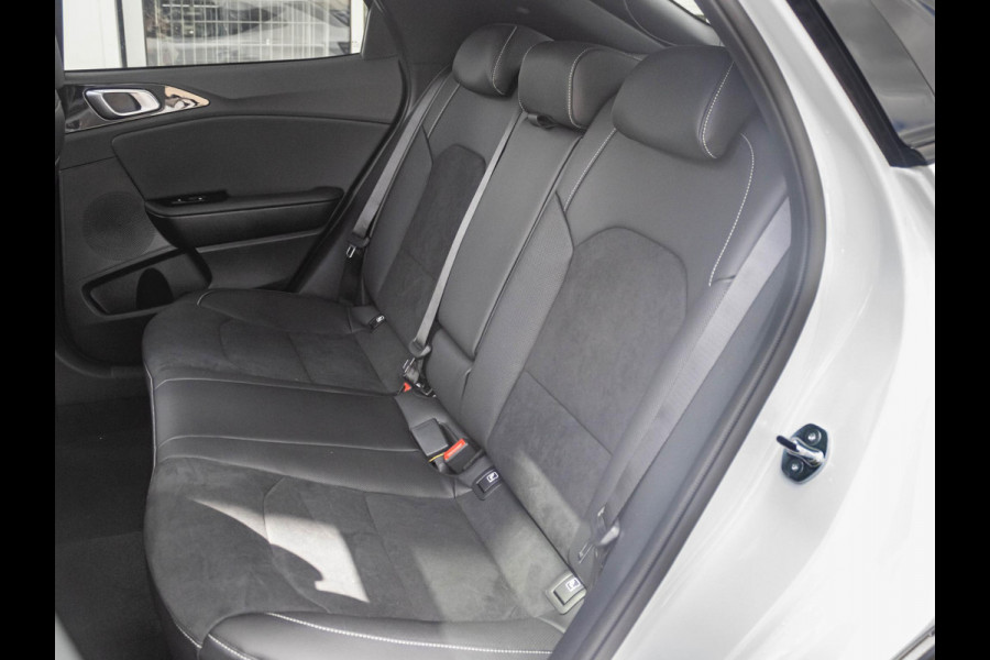 Kia Xceed 1.5 T-GDi GT-PlusLine | Automaat | Pano dak | 18" velgen | Clima | Cruise | GT interieur