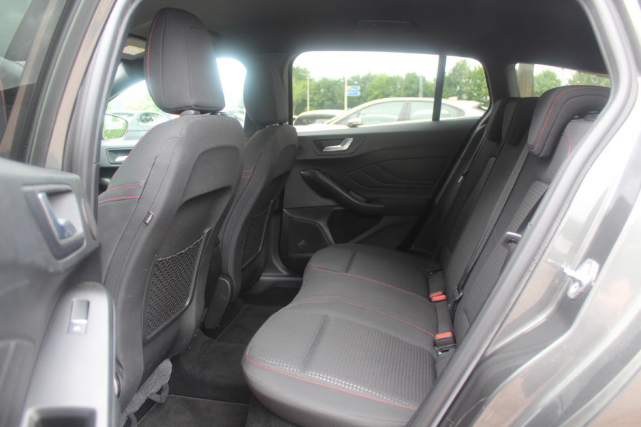 Ford FOCUS Wagon 1.5 EcoBoost ST Line Business / Camera / Navigatie / Keyless / B&O / 17'' / Stuurverwarming / DAB / Dodehoek / Cruise Control