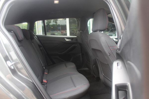 Ford FOCUS Wagon 1.5 EcoBoost ST Line Business / Camera / Navigatie / Keyless / B&O / 17'' / Stuurverwarming / DAB / Dodehoek / Cruise Control