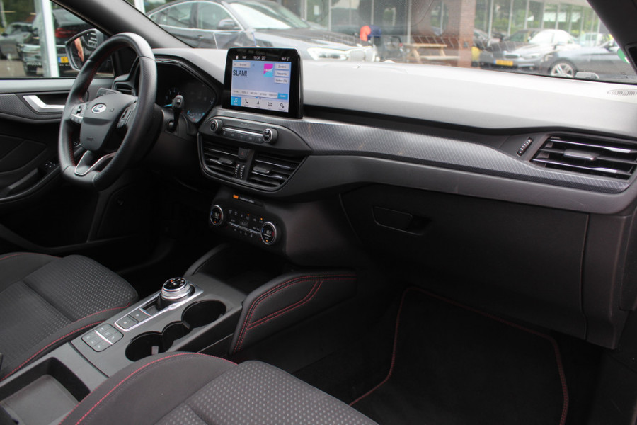 Ford FOCUS Wagon 1.5 EcoBoost ST Line Business / Camera / Navigatie / Keyless / B&O / 17'' / Stuurverwarming / DAB / Dodehoek / Cruise Control