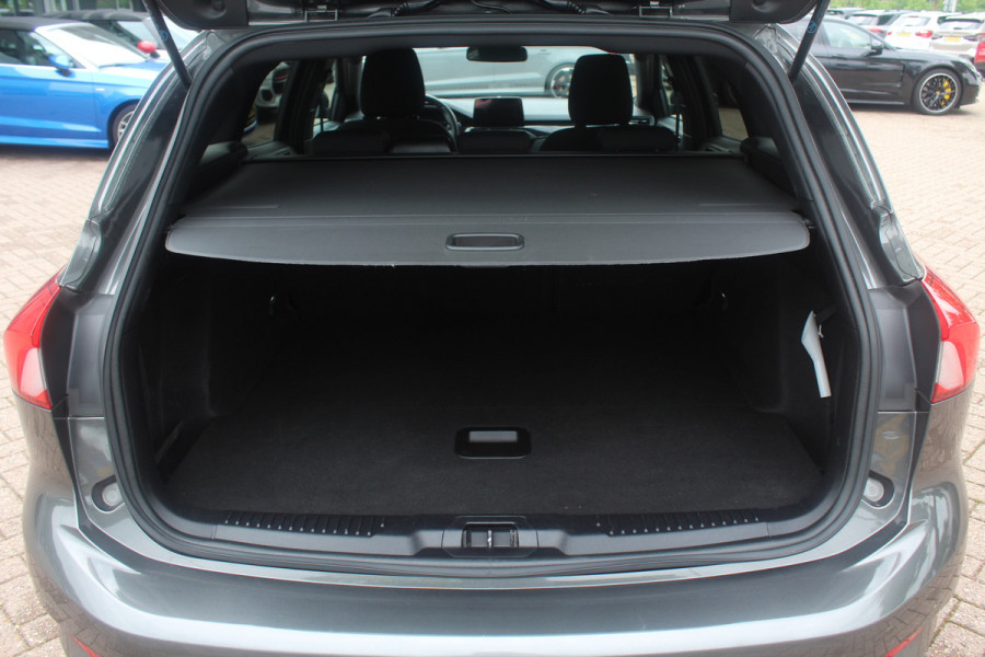 Ford FOCUS Wagon 1.5 EcoBoost ST Line Business / Camera / Navigatie / Keyless / B&O / 17'' / Stuurverwarming / DAB / Dodehoek / Cruise Control