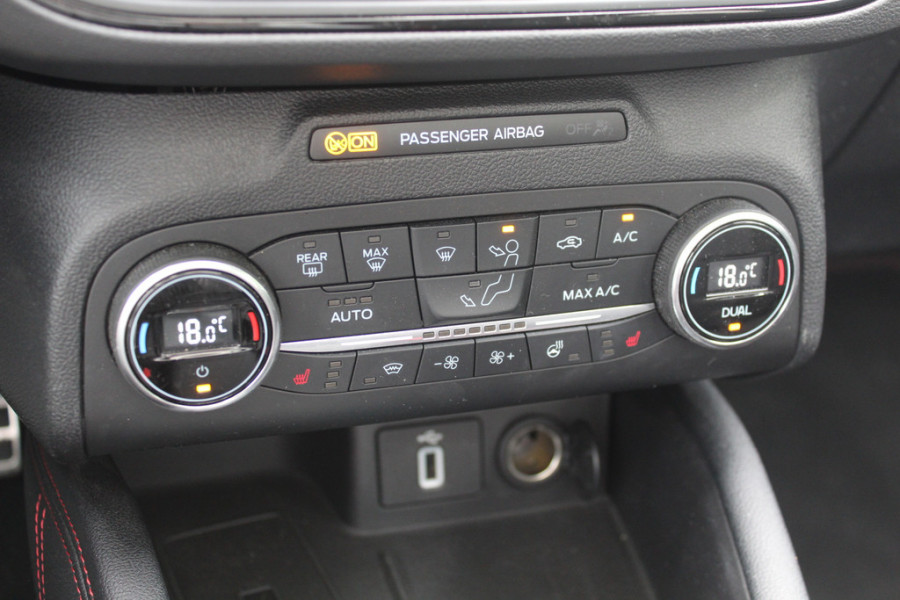 Ford FOCUS Wagon 1.5 EcoBoost ST Line Business / Camera / Navigatie / Keyless / B&O / 17'' / Stuurverwarming / DAB / Dodehoek / Cruise Control